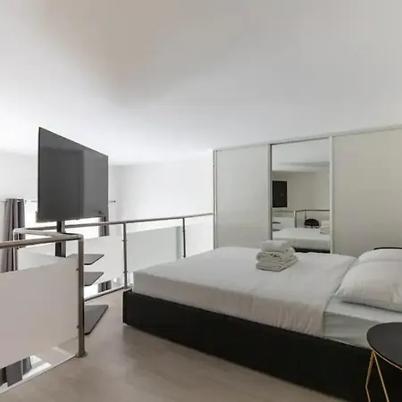 Duplex Proche De L'arc De Triomphe Et Trocadero * Parijs